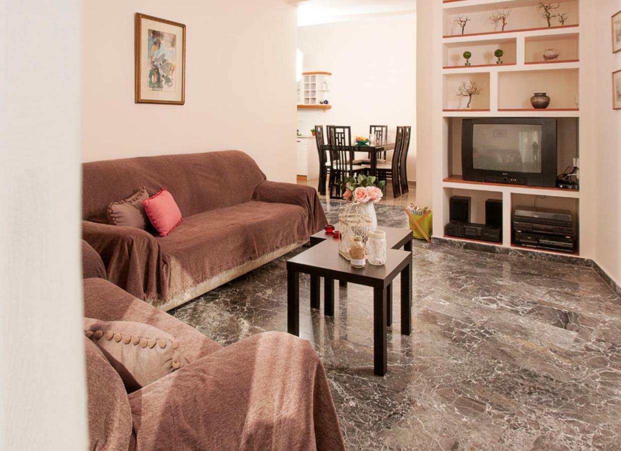 Relaxing Appt. Into The Heart Of Historical Center Apartamento Kalamata Exterior foto